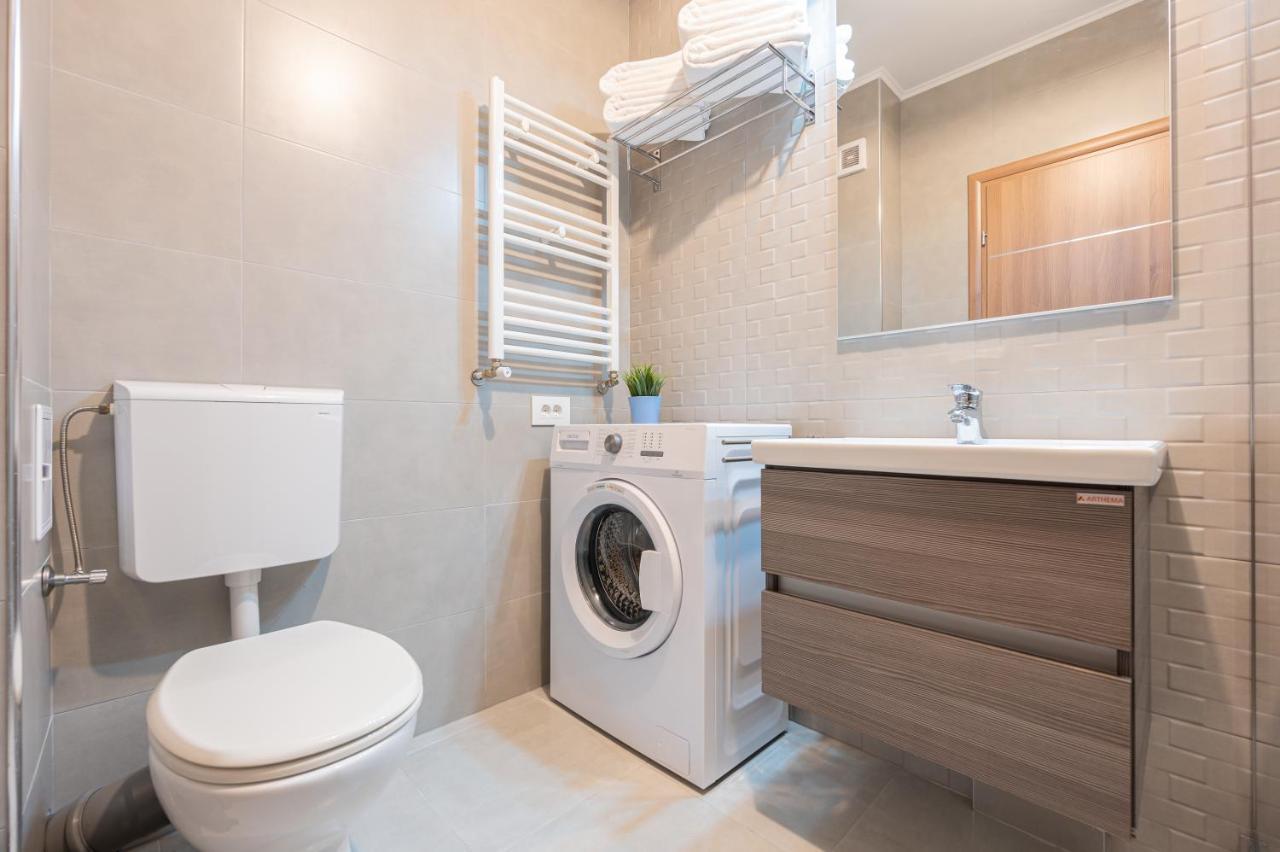 Serene Flat Apartment Oradea Luaran gambar