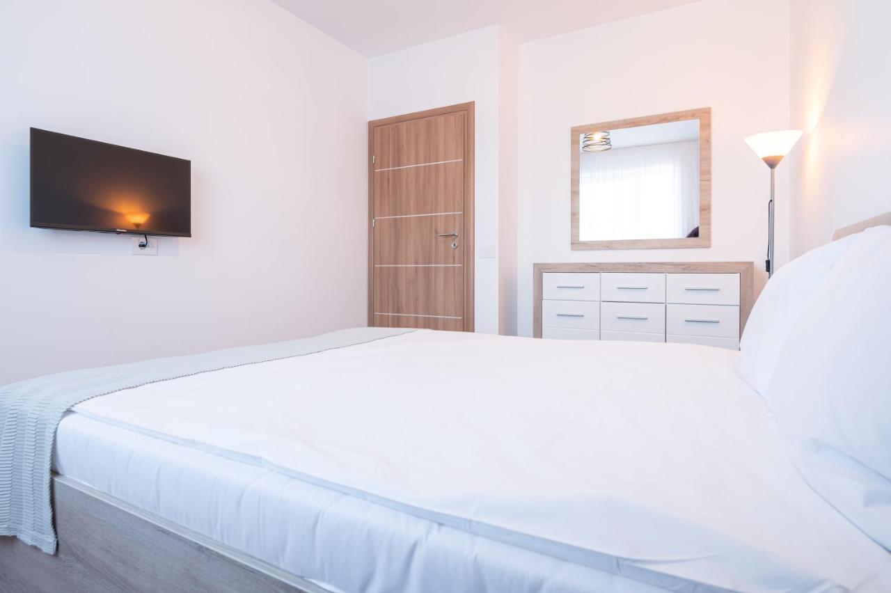 Serene Flat Apartment Oradea Luaran gambar