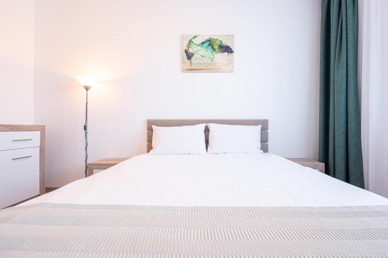 Serene Flat Apartment Oradea Luaran gambar